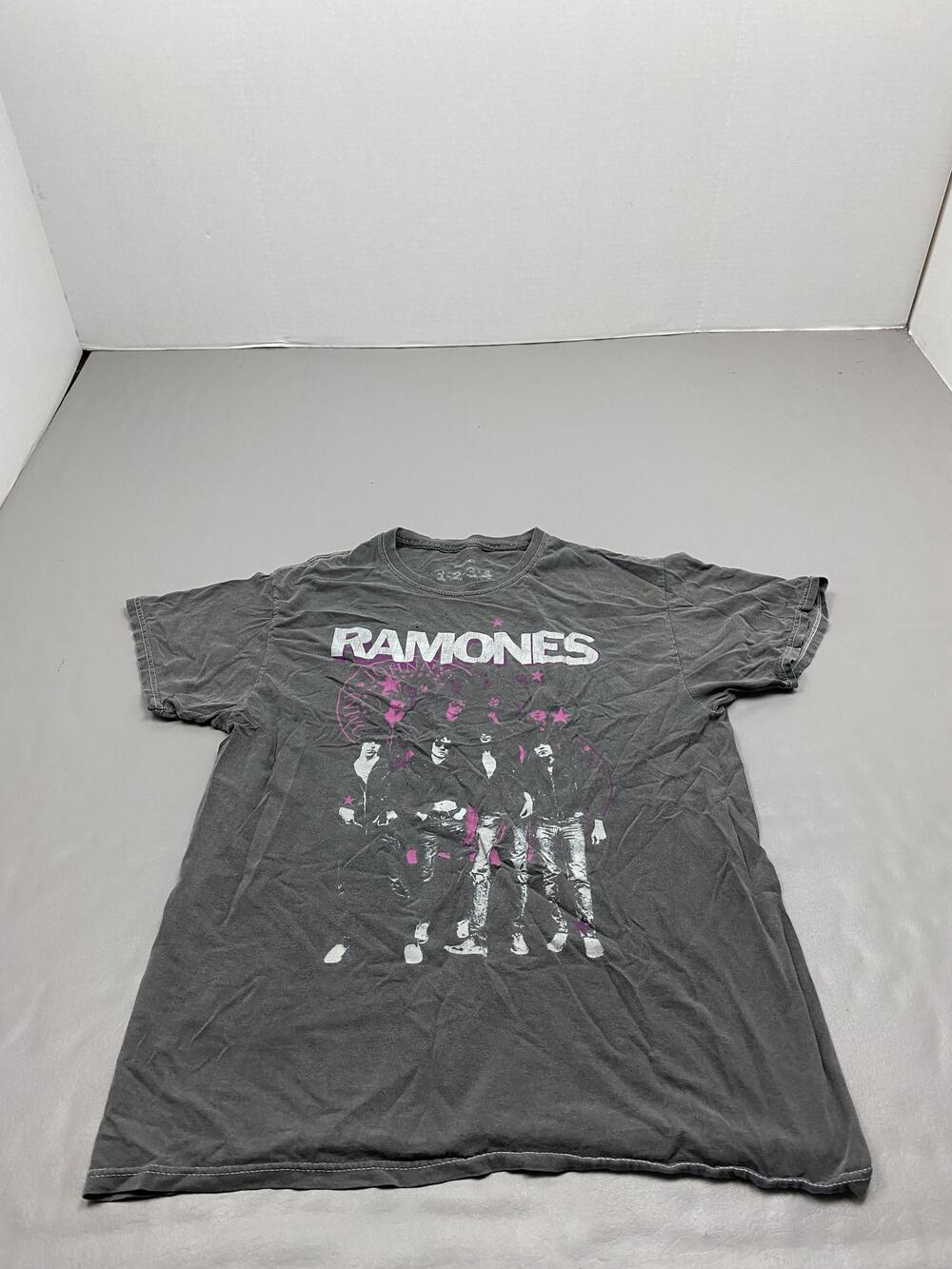 Ramones Shirt Mens M Gray Graphic Band Logo Crew Neck Tagless Cotton T-Shirt